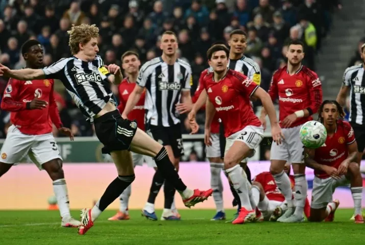 Манчестер Юнайтед, Ньюкасл