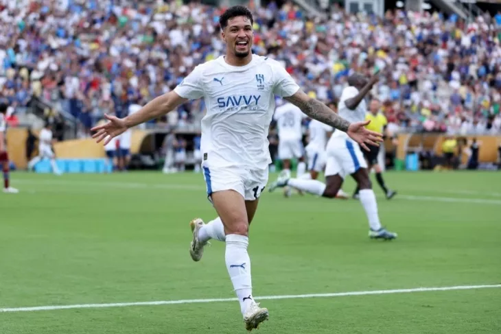 Аль-Хиляль, Тоттенхэм