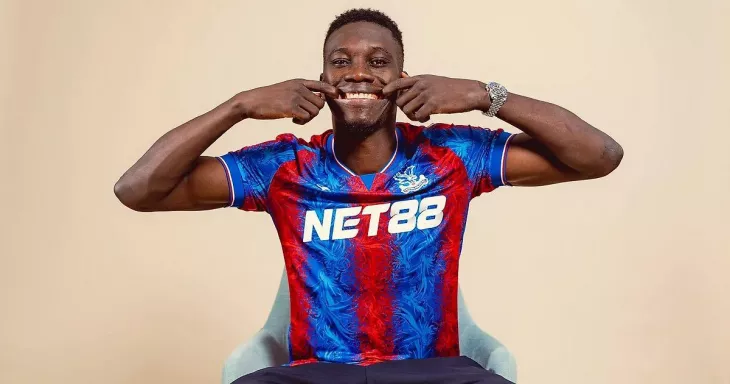 Шахтёр, Кристал Пэлас