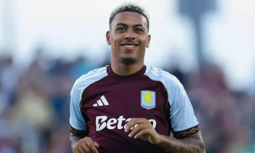 Манчестер Юнайтед, Астон Вилла